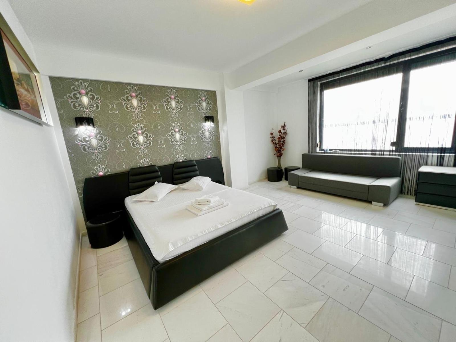 Sophia Lake View Suite Mamaia Exterior foto