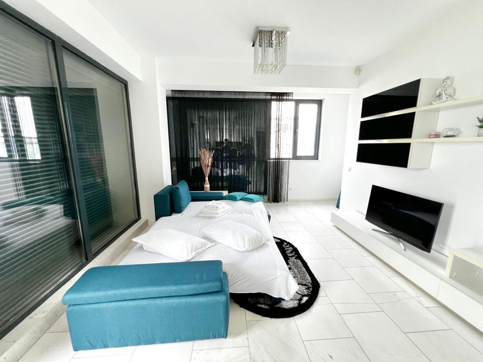 Sophia Lake View Suite Mamaia Exterior foto